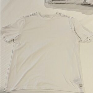 Vuori White Short Sleeve Tee